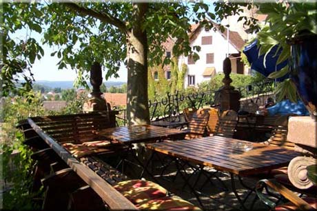 Ein Biergarten mit Fernsicht - auf den Sonnenuntergang!